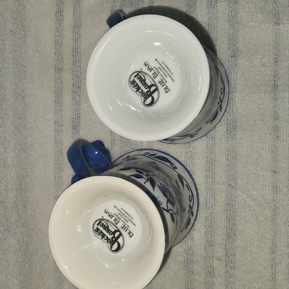 Cracker Barrell Susan Winget Blue Bliss Set Of 2 Coffee Mugs -Rare- - Picture 5 of 5